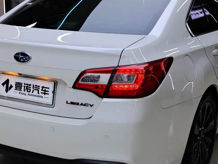 Subaru Legacy 2021 — фото 16