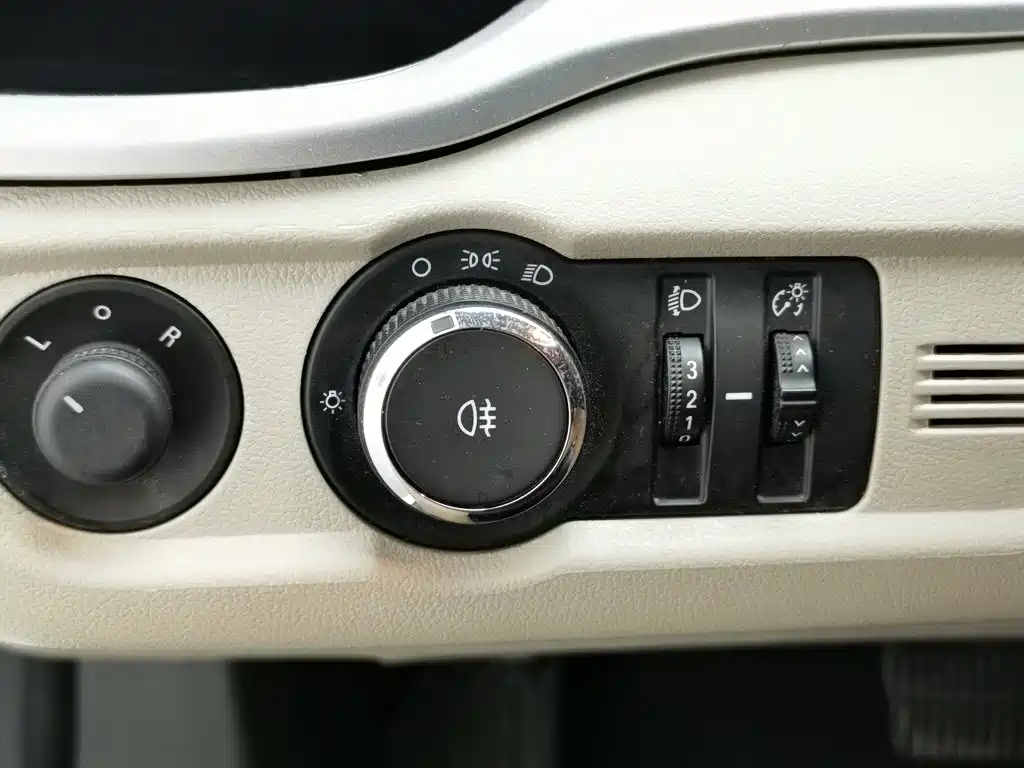 Buick Excelle 2017 — фото 21