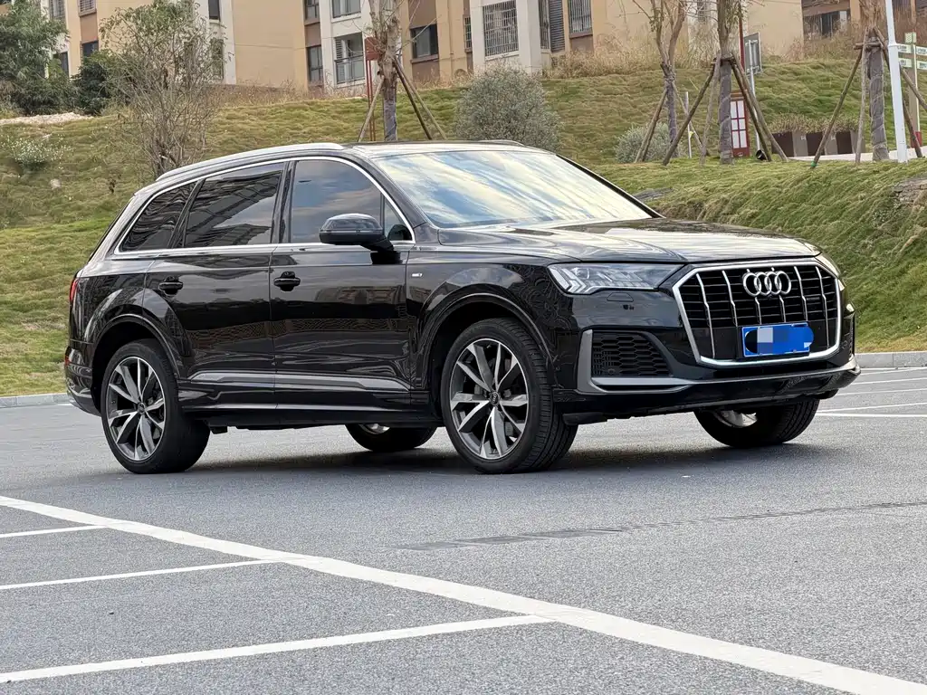 Audi Q7 2023 — фото 3