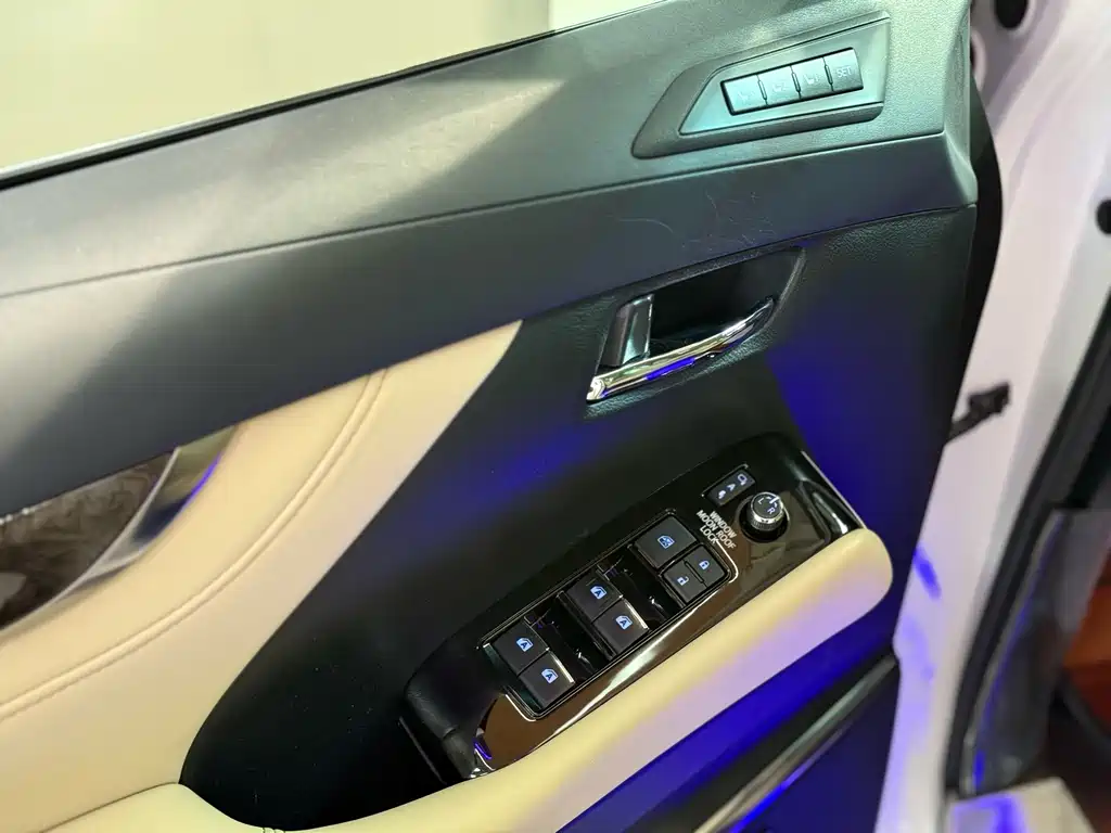 Toyota Alphard 2020 — фото 7