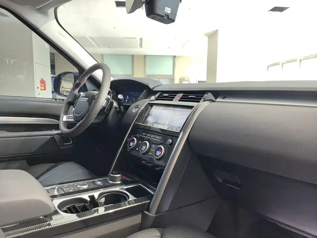 Land Rover Discovery 2019 — фото 16