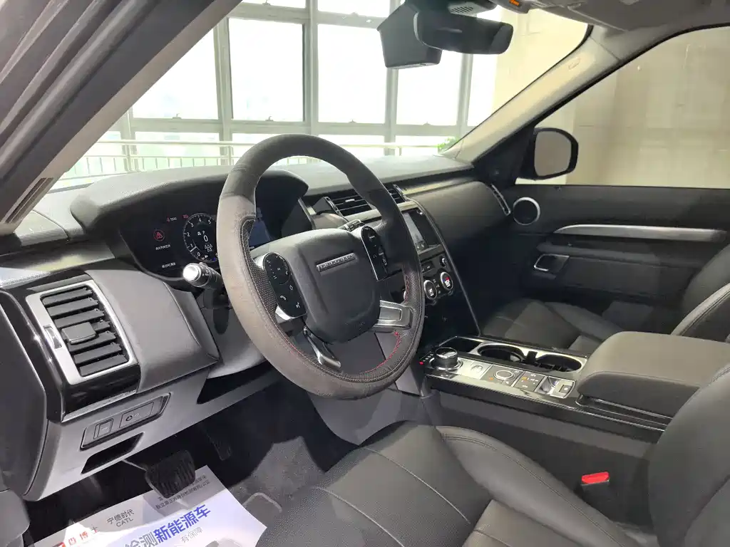 Land Rover Discovery 2019 — фото 19