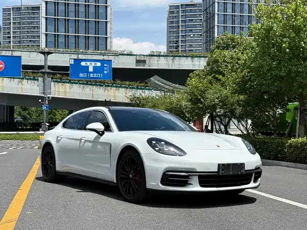 Porsche Panamera 2019