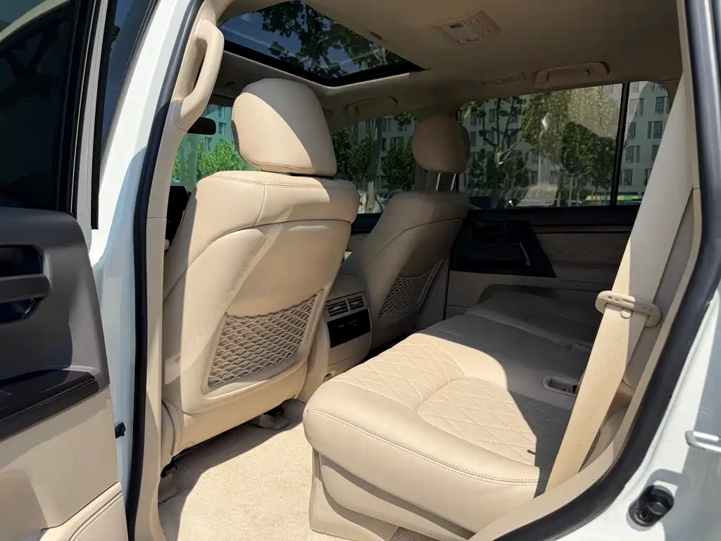 Toyota Land Cruiser 2020 — фото 13