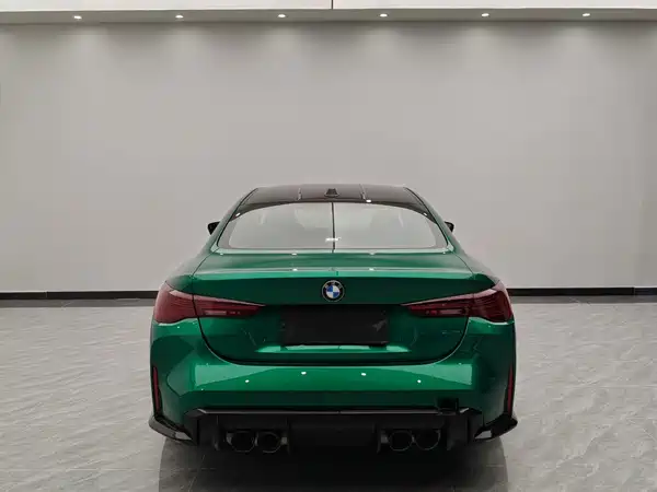 BMW M4 2025