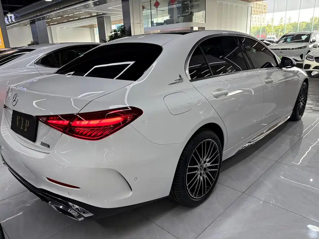 Mercedes-Benz C-Class 2023 — фото 12