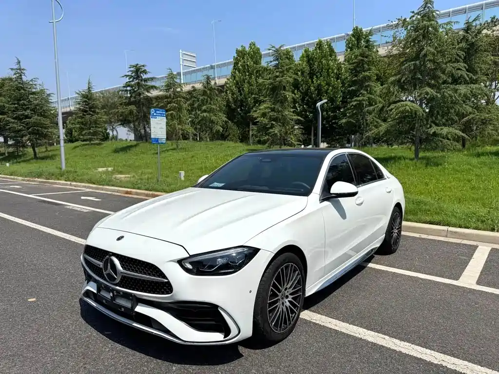 Mercedes-Benz C-Class 2024