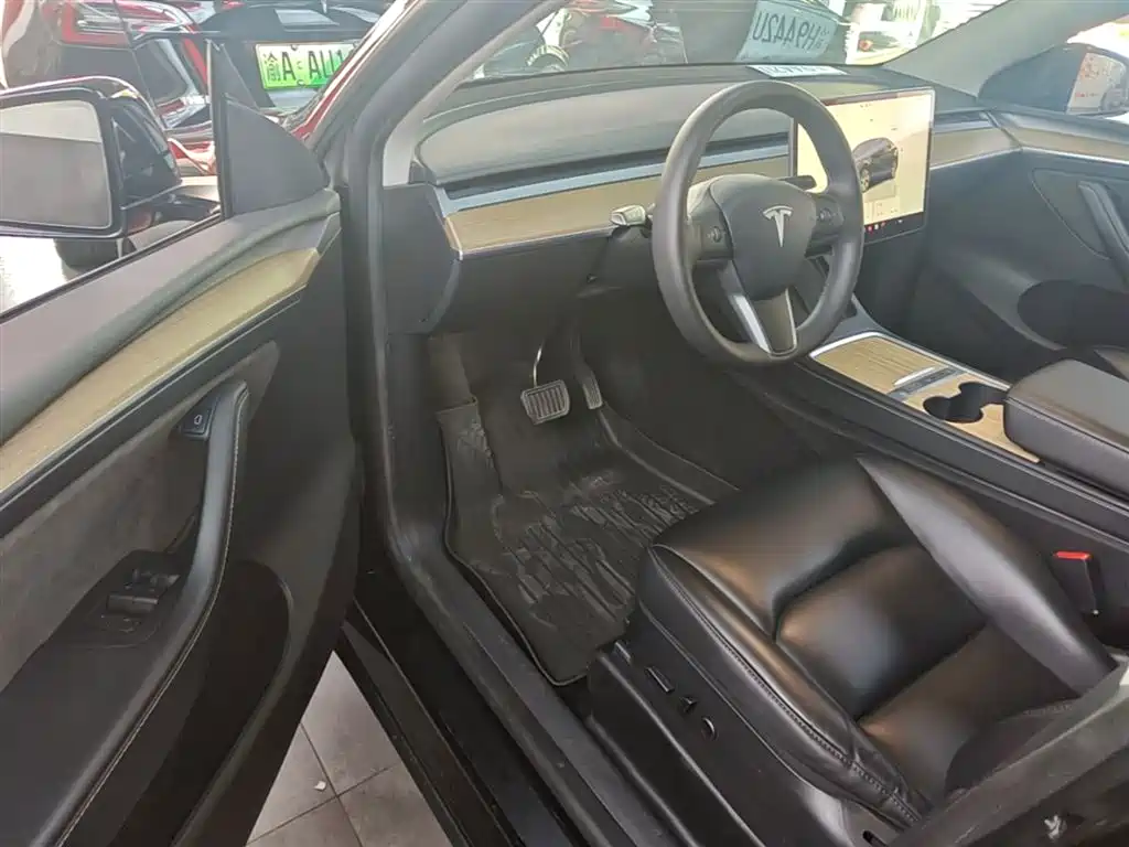 Tesla Model Y 2022 — фото 16