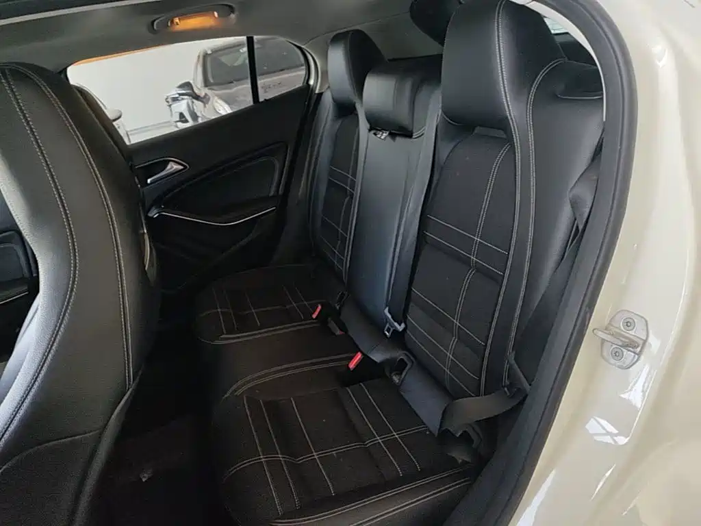 Mercedes-Benz GLA 2015 — фото 13