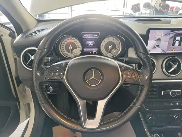 Mercedes-Benz GLA 2015