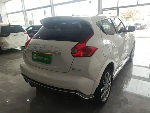 Infiniti ESQ 2014
