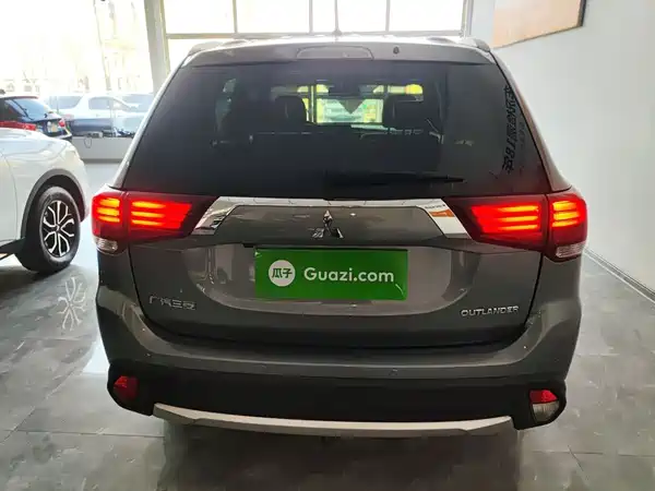 Mitsubishi Outlander 2016