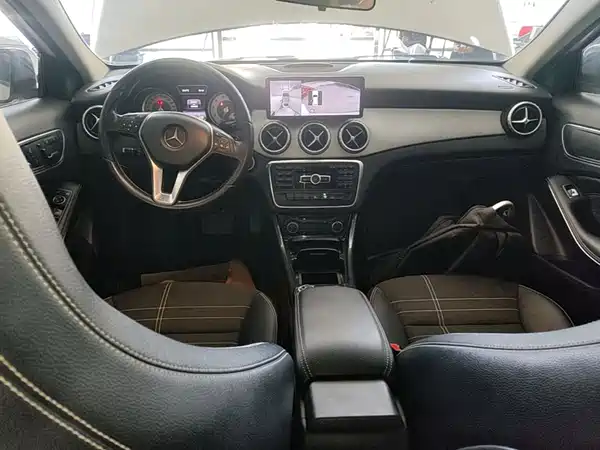 Mercedes-Benz GLA 2015