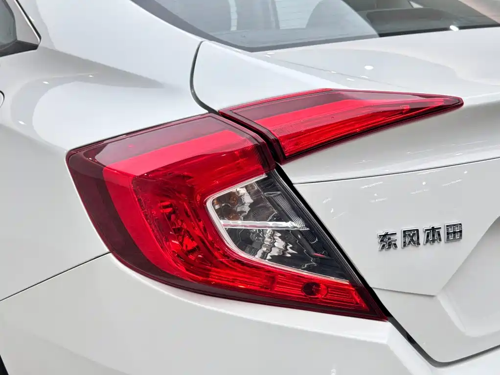 Honda Civic 2021 — фото 19