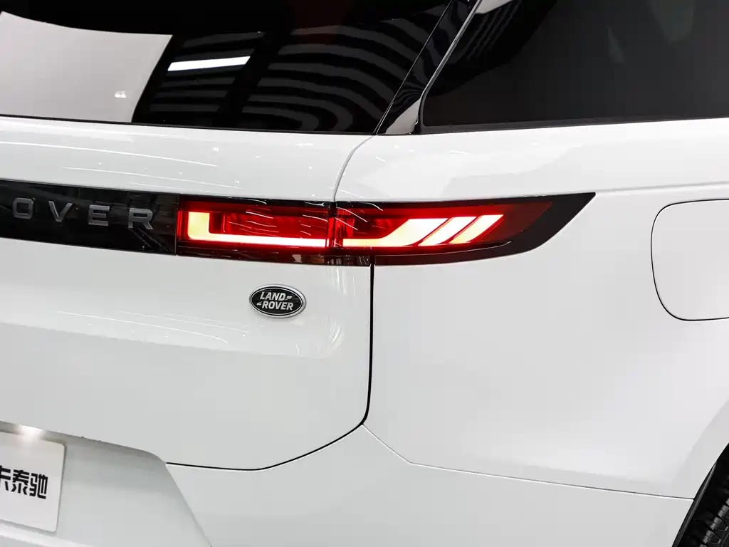 Land Rover Sport 2024 — фото 9