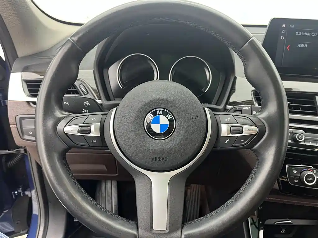 BMW X1 2021 — фото 7
