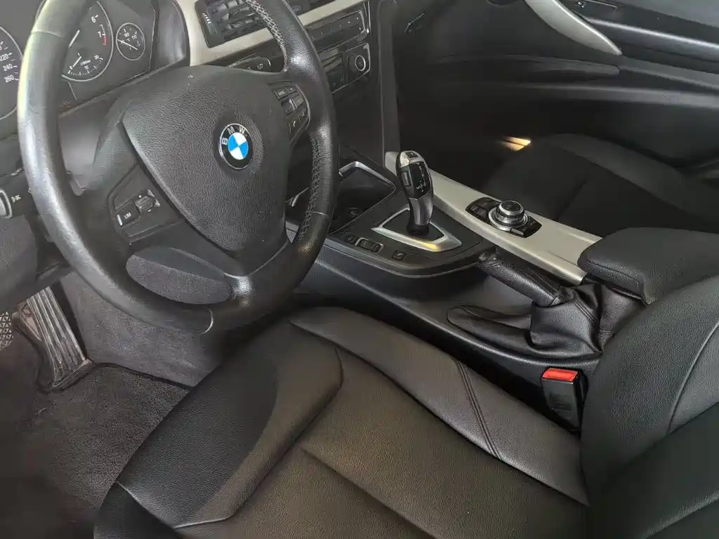 BMW 3 Series 2016 — фото 9