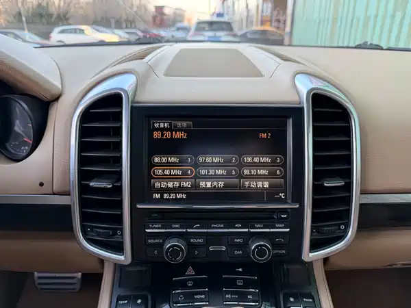 Porsche Cayenne 2011