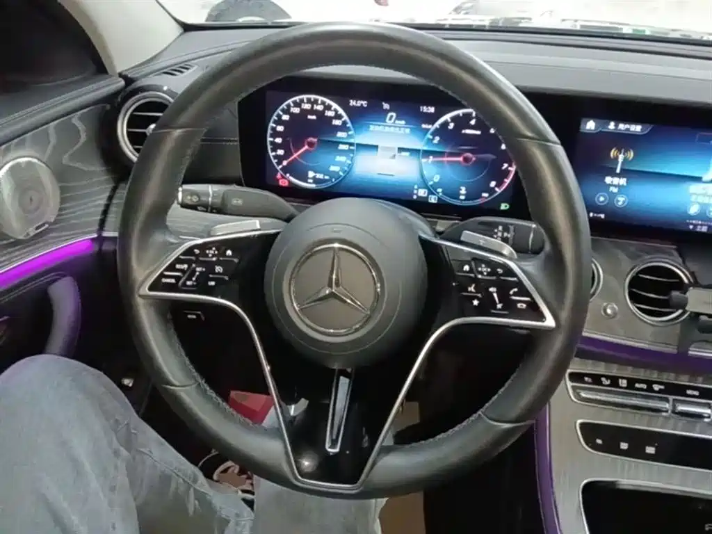 Mercedes-Benz E-Class 2022 — фото 11