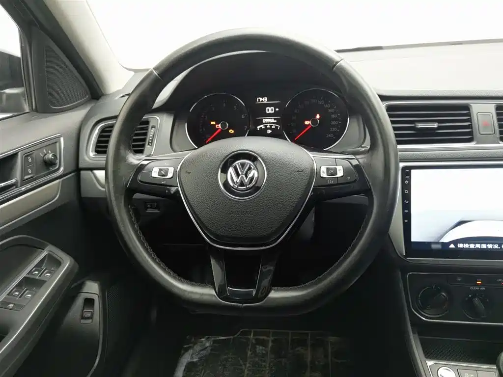 Volkswagen Lavida 2018 — фото 11