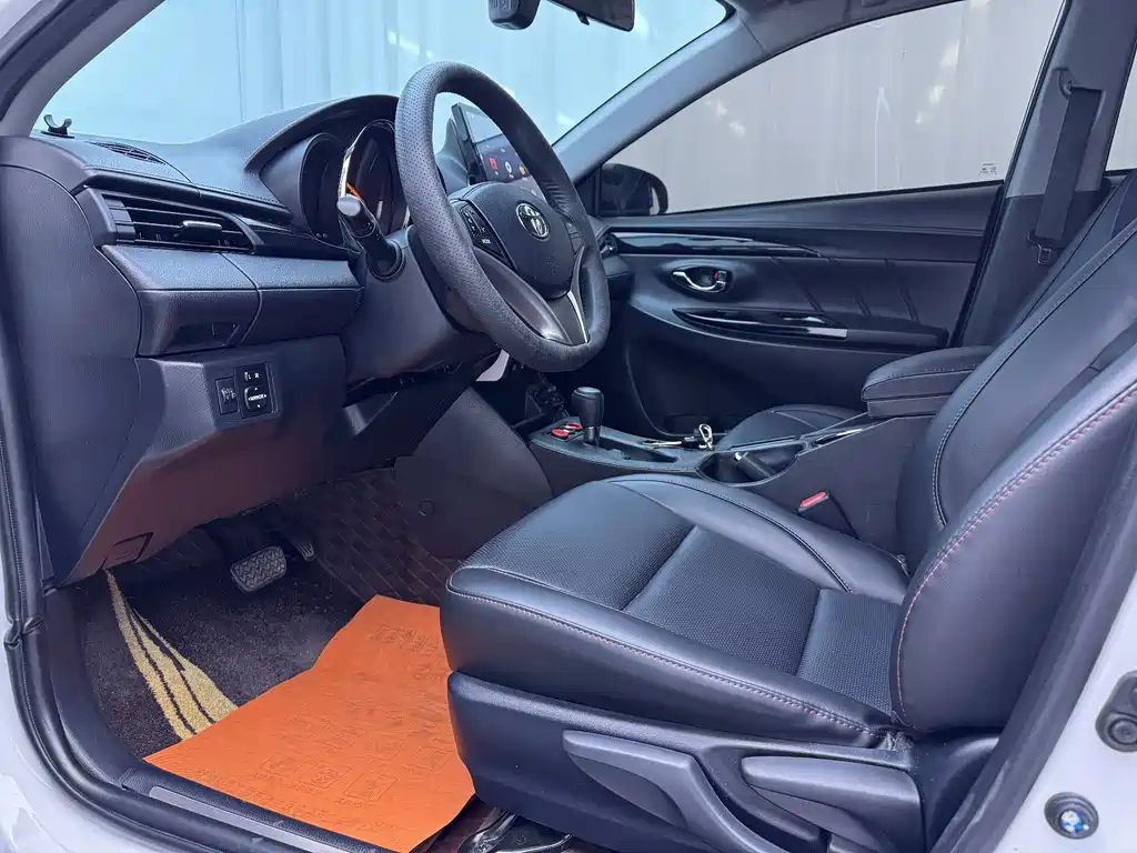 Toyota Yaris L 2023 — фото 7