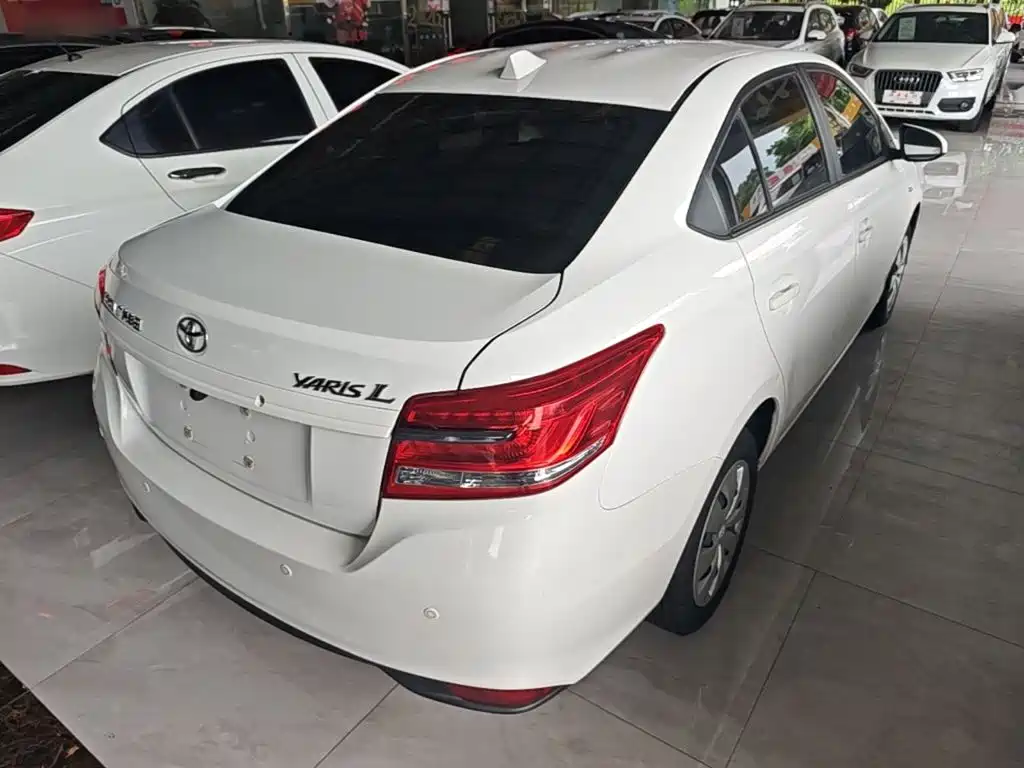 Toyota Yaris L 2020