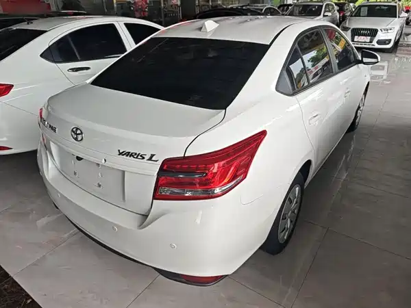 Toyota Yaris L 2020