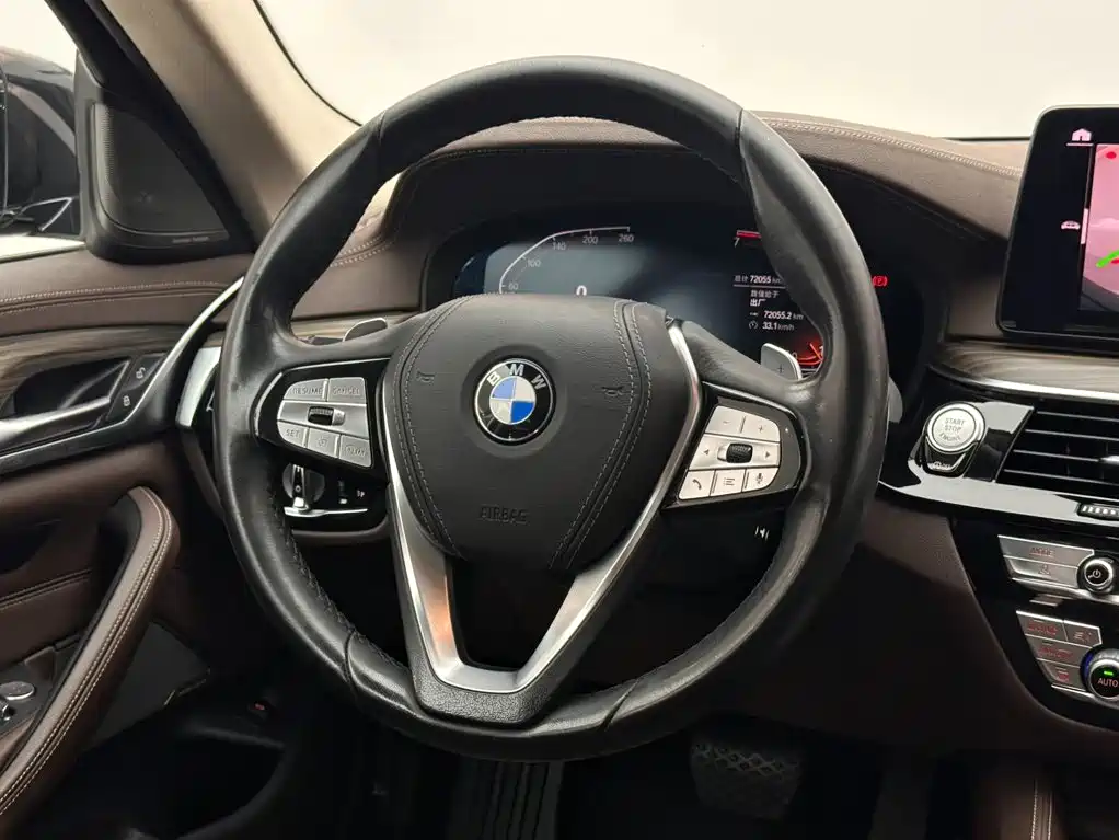 BMW 5 Series 2020 — фото 12