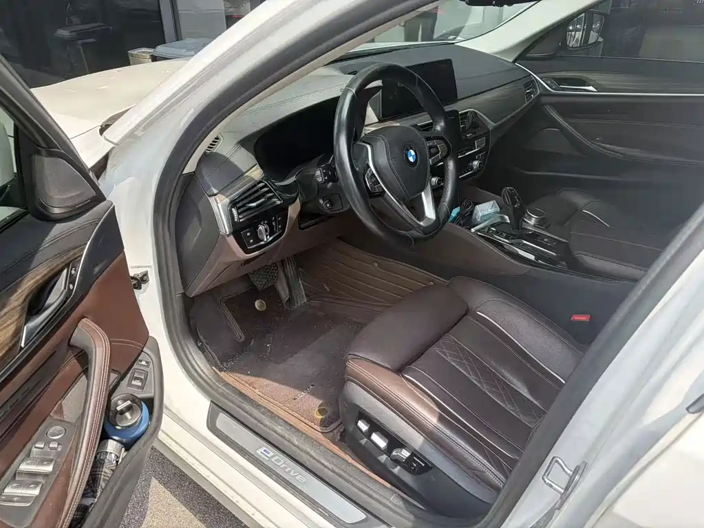 BMW 5 Series New Energy 2019 — фото 15