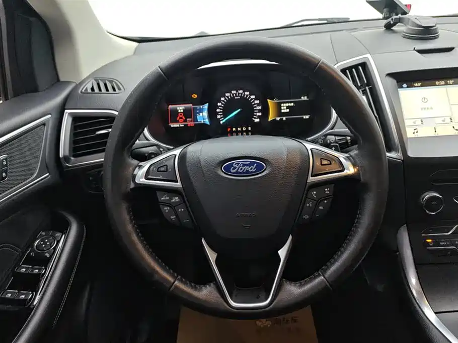 Ford Edge 2018 — фото 15
