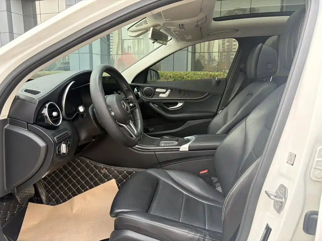 Mercedes-Benz C-Class 2019 — фото 13
