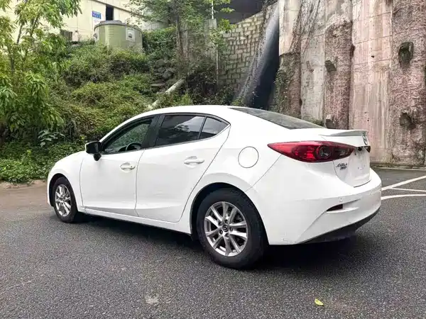 Mazda 3 Axela 2016