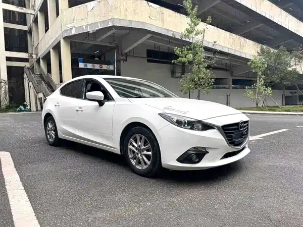 Mazda 3 Axela 2016