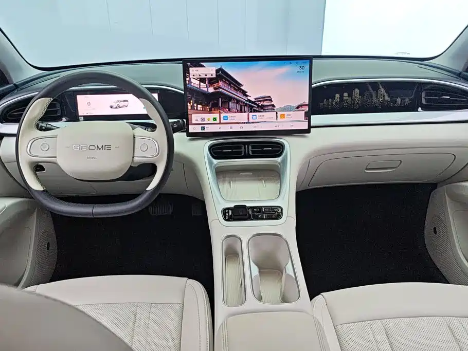 Geely Galaxy Starwish 2025 — фото 12