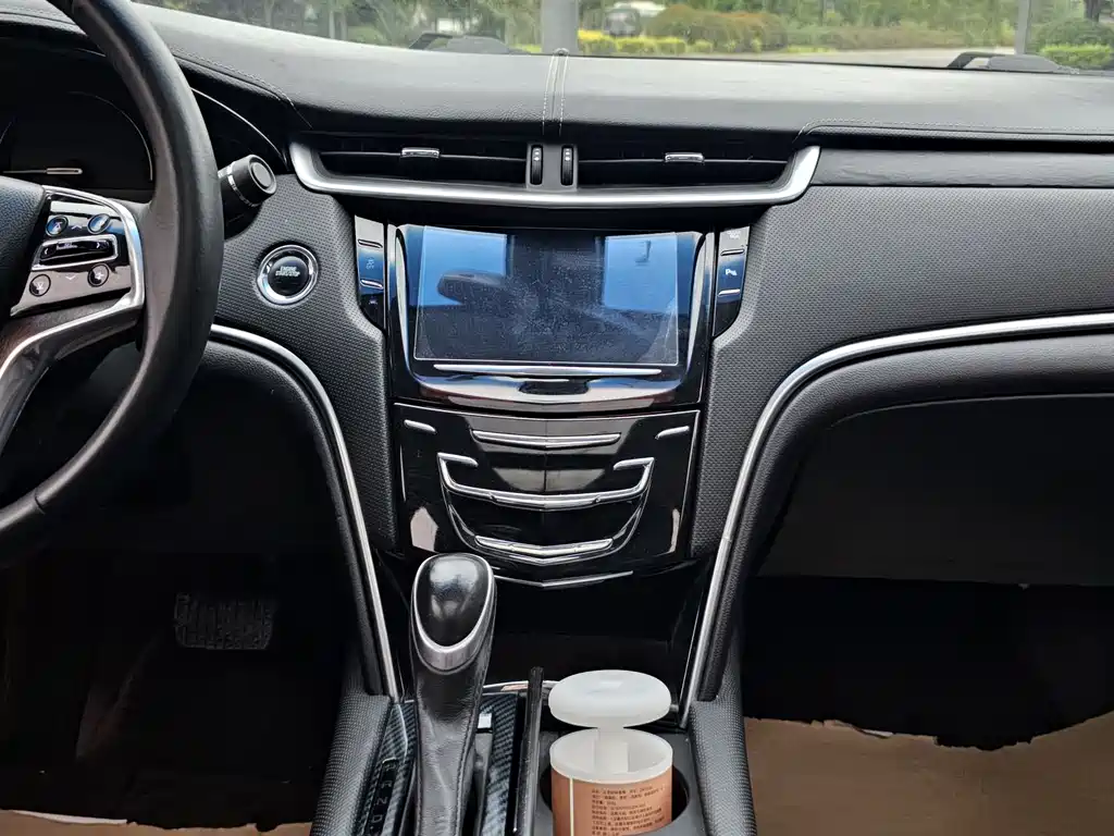 Cadillac XTS 2018 — фото 13