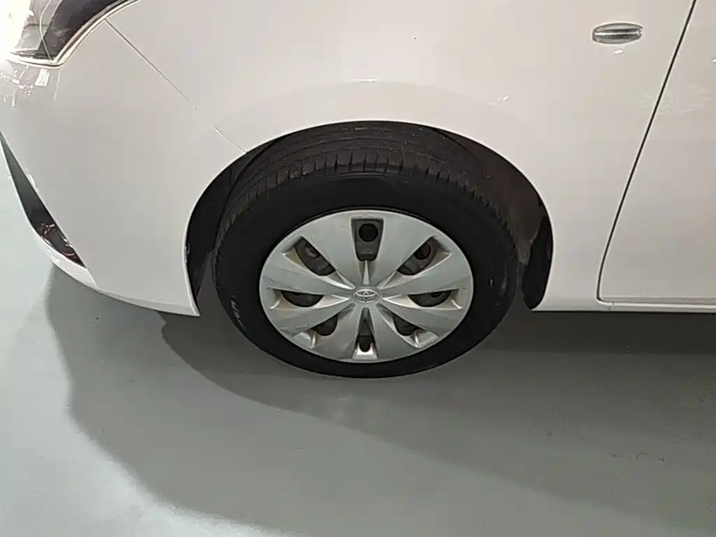 Toyota Yaris L 2016 — фото 23