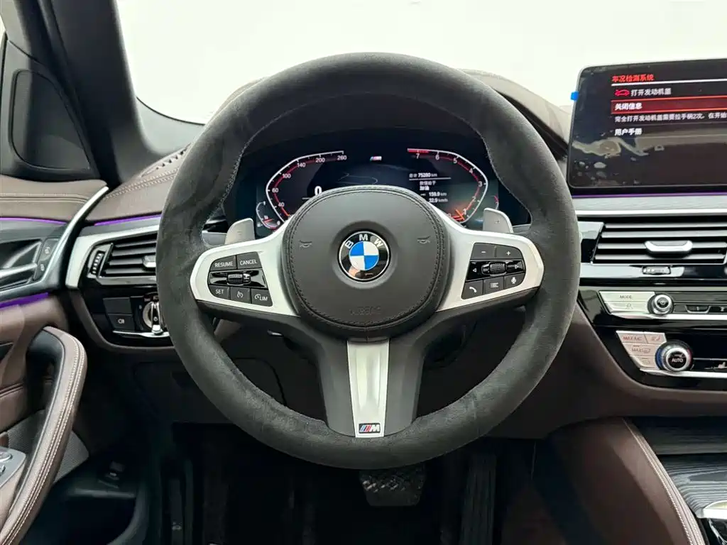 BMW 5 Series 2022 — фото 26