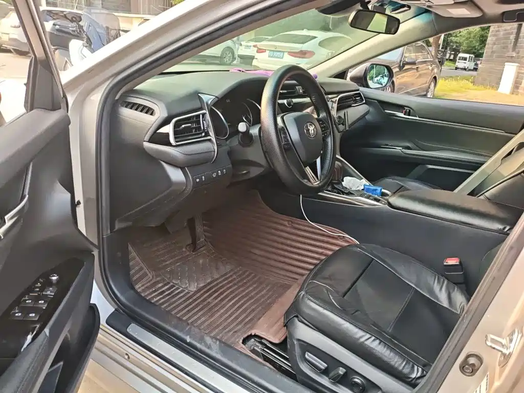 Toyota Camry 2020 — фото 14