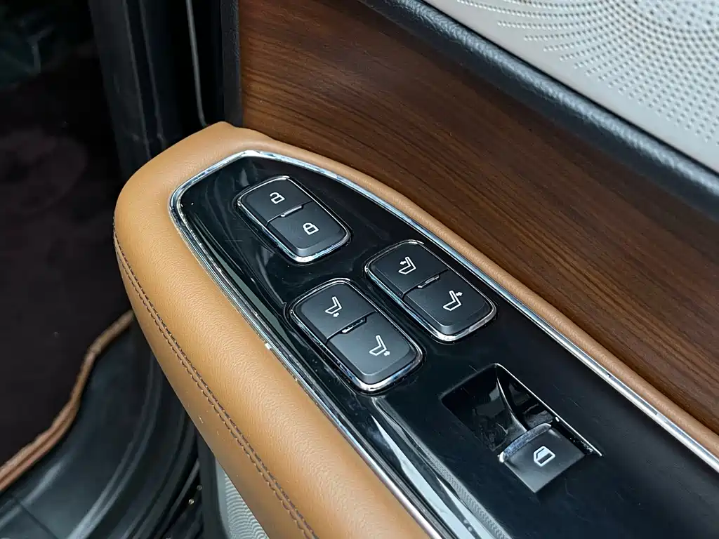 Lincoln Navigator 2018 — фото 13