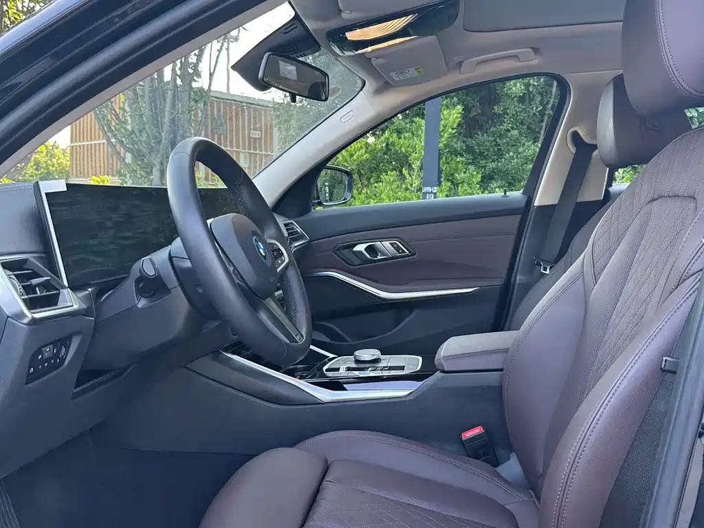 BMW i3 2025 — фото 4
