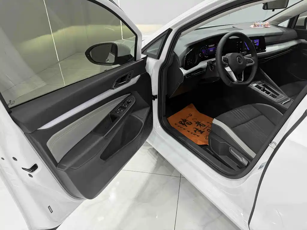Volkswagen Golf 2022