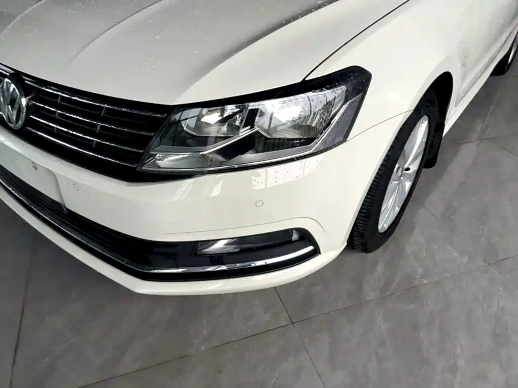 Volkswagen Lavida 2017 — фото 24