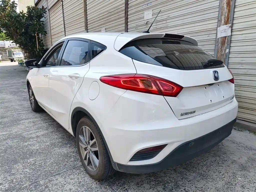 Changan Eado XT 2016 — фото 5