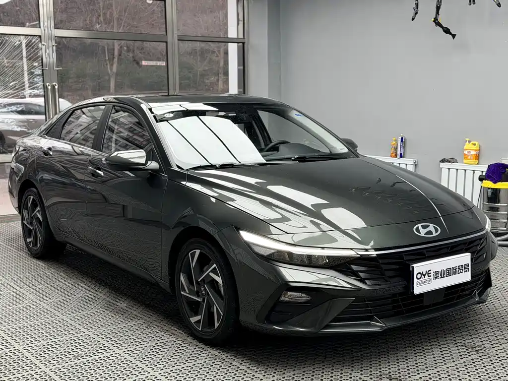Hyundai Elantra 2023 — фото 2