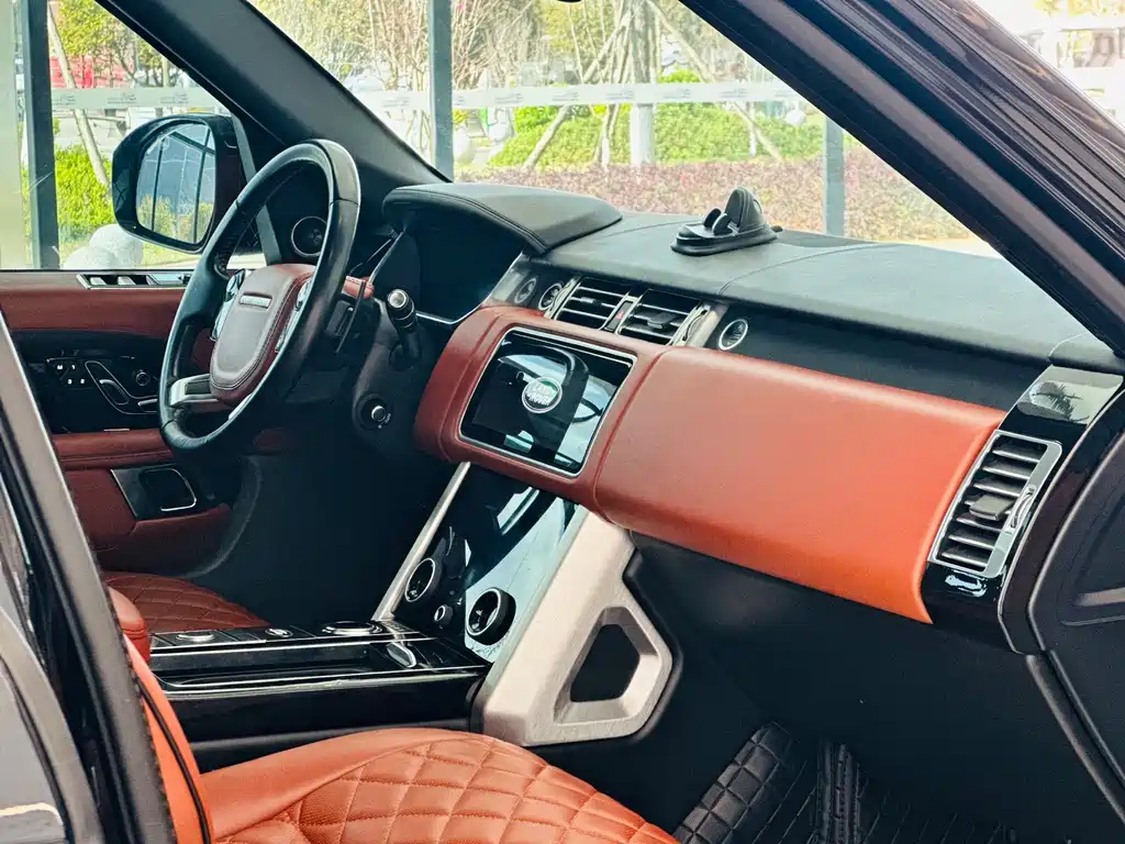 Land Rover Range Rover 2018 — фото 12