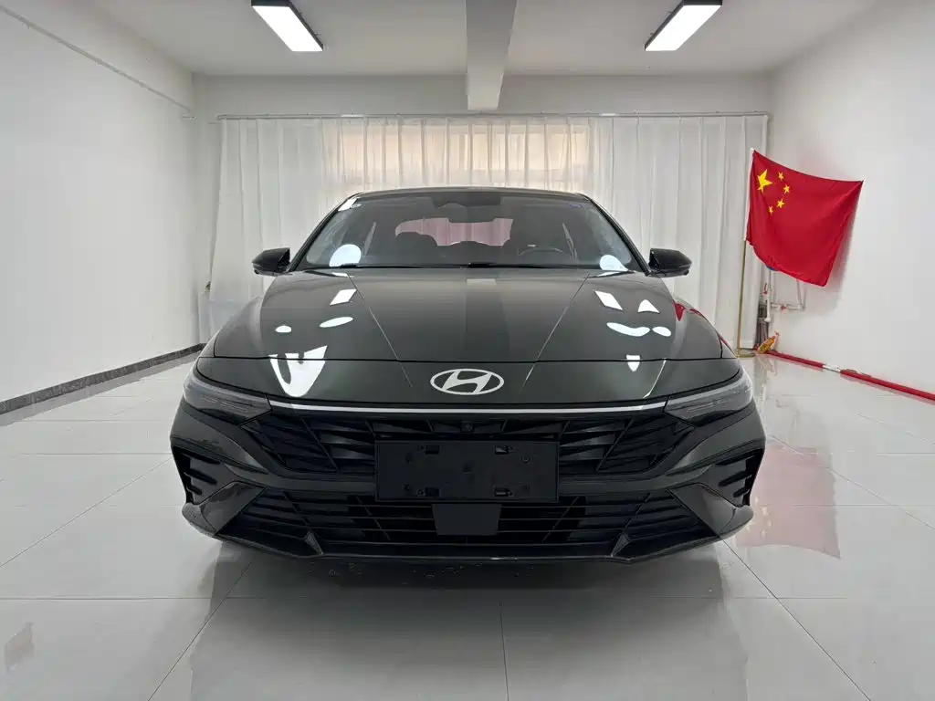 Hyundai Elantra 2023
