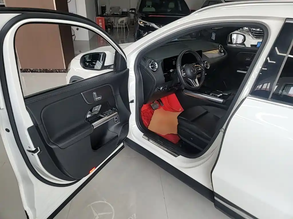 Mercedes-Benz GLA 2021 — фото 16
