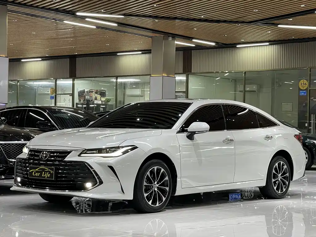 Toyota Avalon 2023 — фото 1
