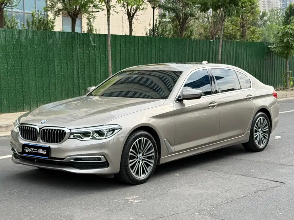 BMW 5 Series 2019 — фото 1