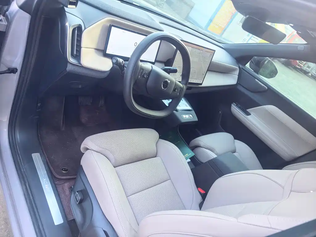 Volvo XC70 PHEV 2025 — фото 14